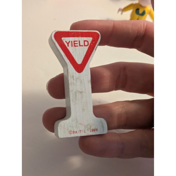 Brio Thomas Train Accessories Lot Figures Signs Vintage 90s Lot PLAYED - Picture 7 of 11